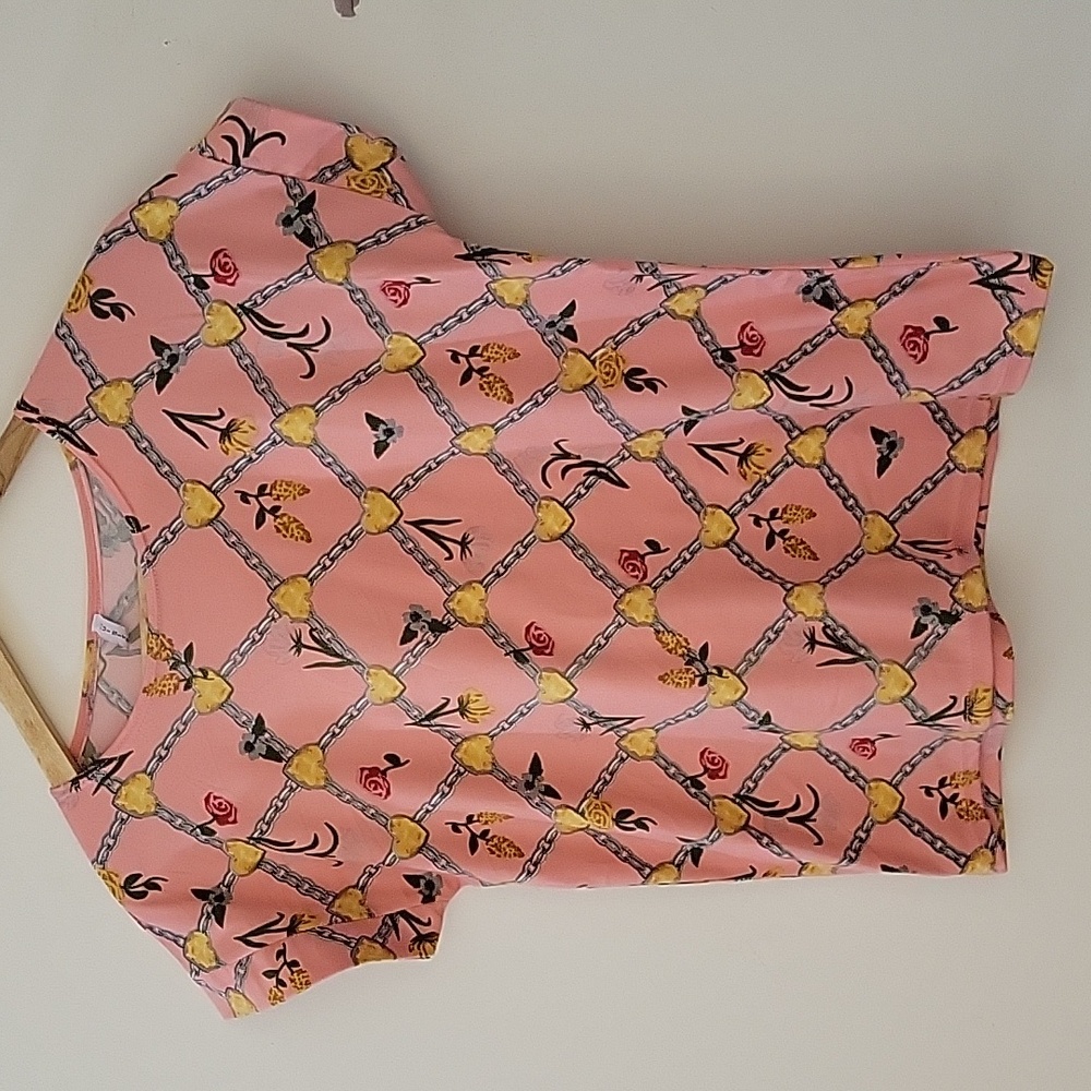 SOFT BEAUTIFUL HEART TOP